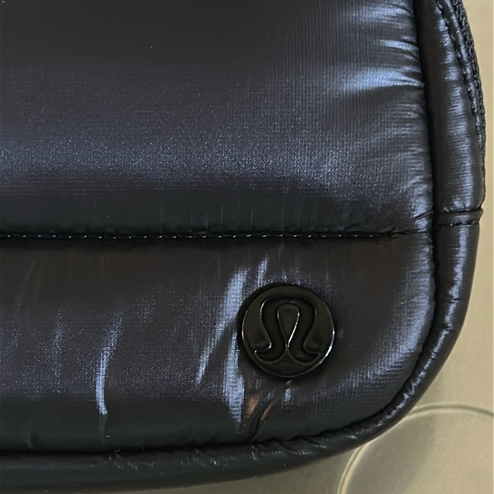 🆕 LULULEMON ATHLETICA Everywhere Belt Bag Wunder Puff Shine Black 1L NWT - Picture 9 of 17